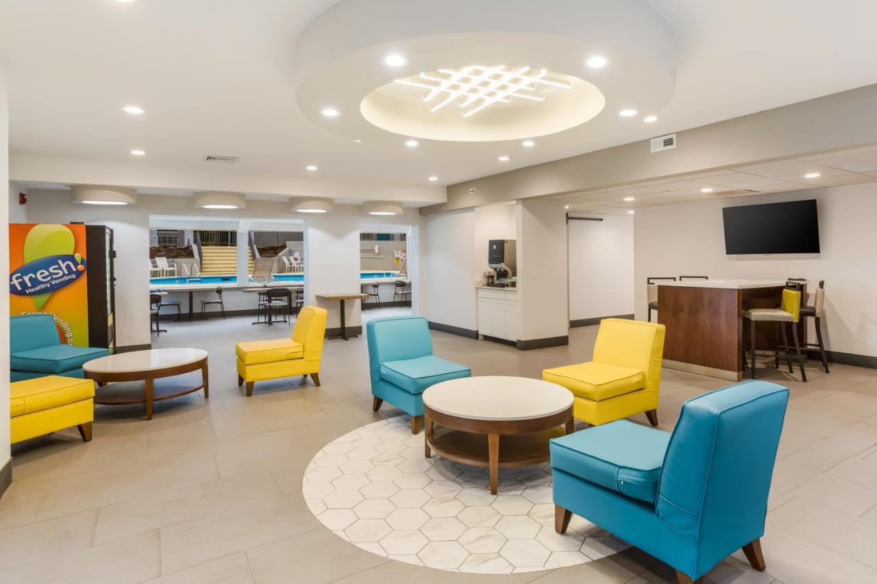 Red Lion Inn & Suites Nashville Airport Exterior foto