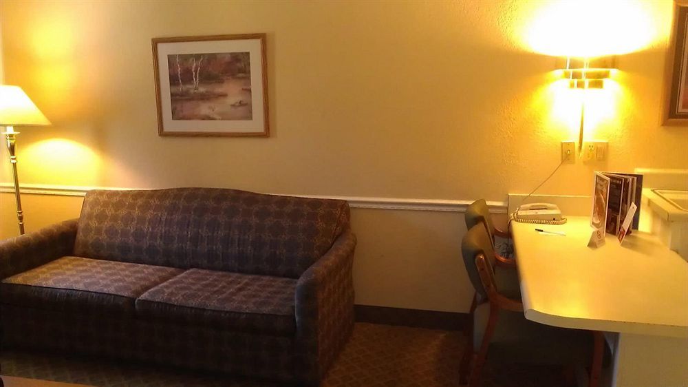 Red Lion Inn & Suites Nashville Airport Exterior foto